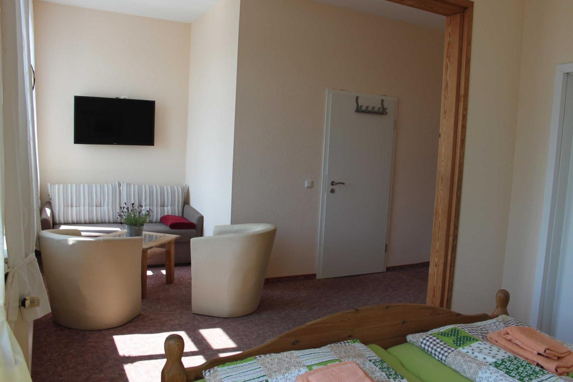 Pension Am Stadtgraben Hotel ลืบเบอเนา ภายนอก รูปภาพ
