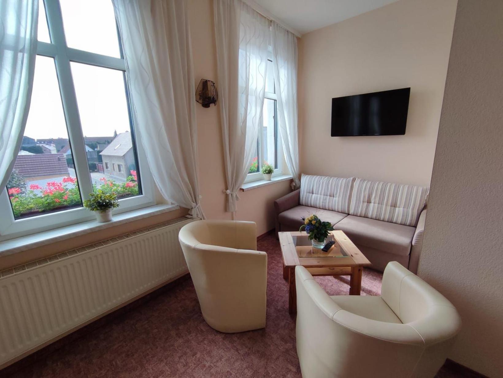 Pension Am Stadtgraben Hotel ลืบเบอเนา ภายนอก รูปภาพ