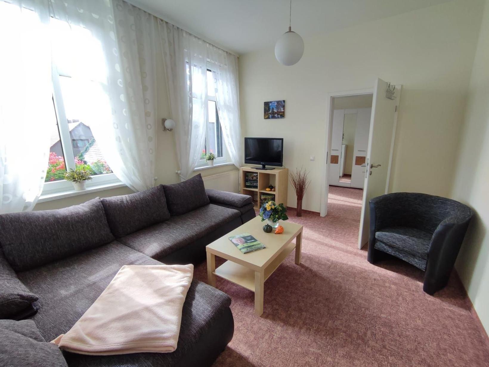 Pension Am Stadtgraben Hotel ลืบเบอเนา ภายนอก รูปภาพ