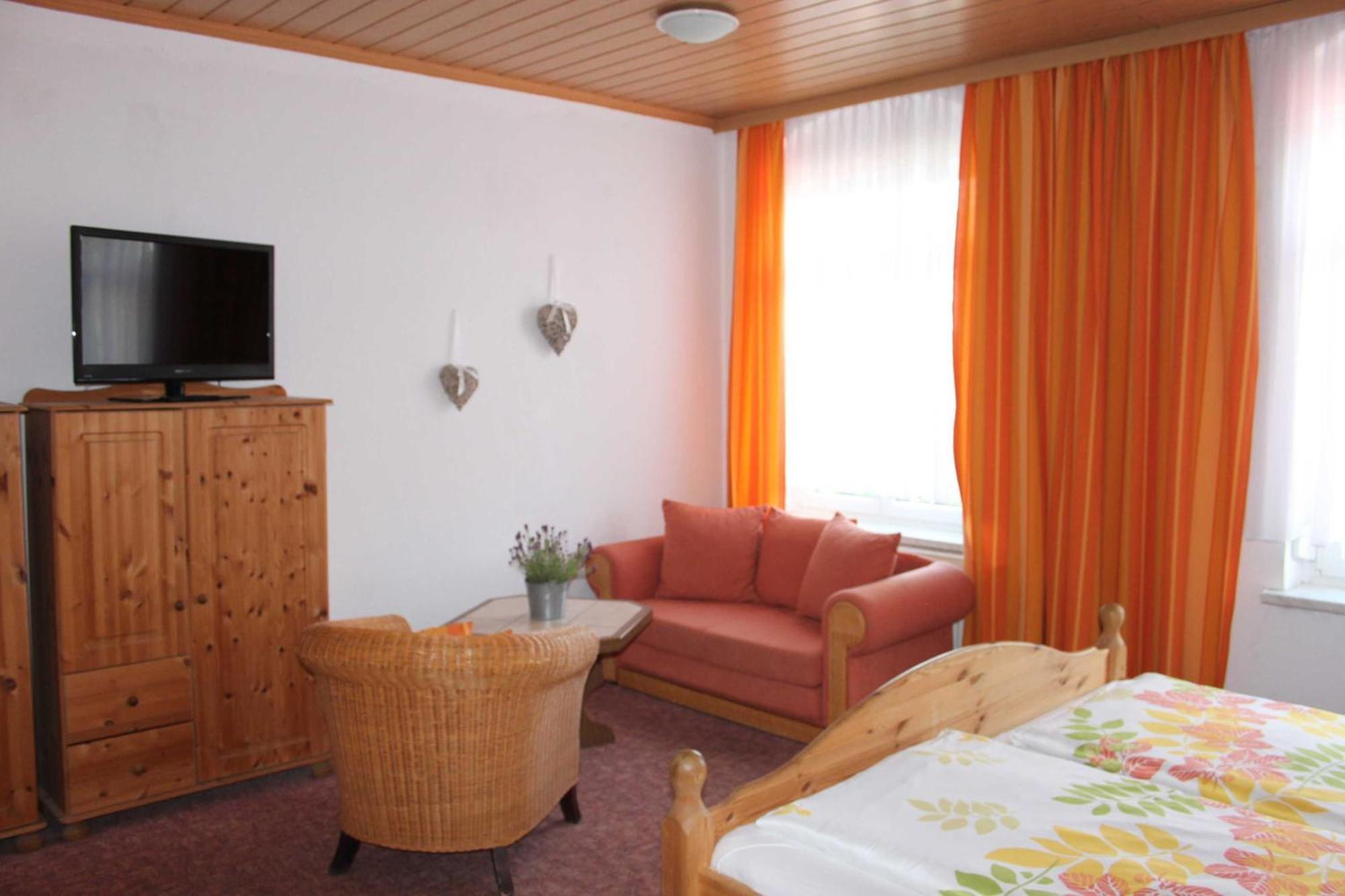 Pension Am Stadtgraben Hotel ลืบเบอเนา ภายนอก รูปภาพ